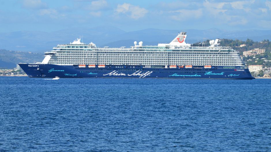 Is a Cruise a Good Fit for a Solo Adult?