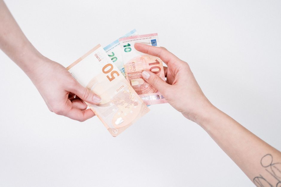 Should I Choose an Individual, Joint, or Either-to-Sign Bank Account?