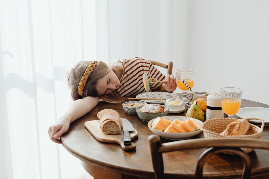 What Should I Eat at Night to Sleep Well Without Reflux or a Sugar Crash?